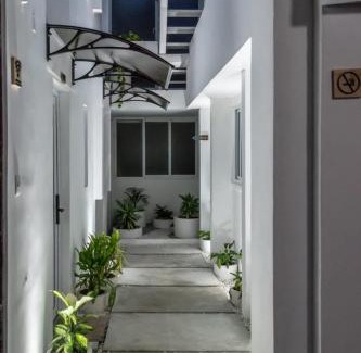 Zona 7 Apartment | Modern and Relaxing Near CC Miraflores and Forum Majadas H2