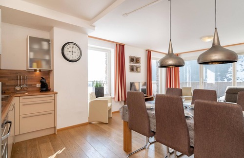 Viehhofen Apartment | Modern apartment with enclosed garden