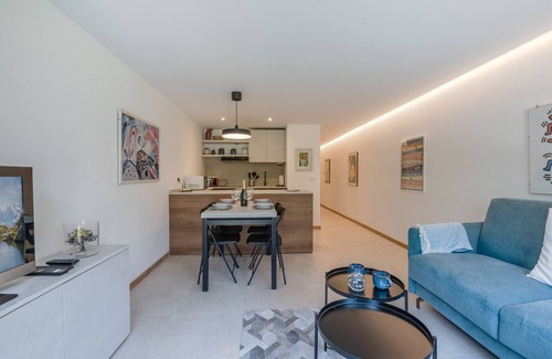 Les Praz-de-Chamonix Apartment | Modern apartment with terrace and parking