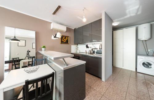 Vitosha District Apartment | Modern Apartment 2 with Parking next to Bulgaria Mall