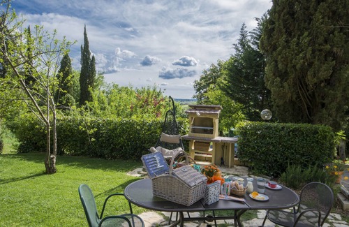 Siena Apartment | Modern Apartment 2km From City Centre out of No traffic Area - Parking Included