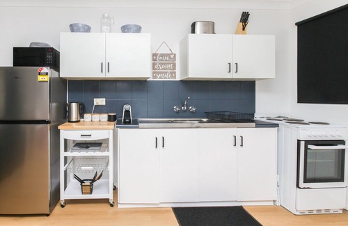 Cairns North Apartment | Modern Apartment Close to City Centre 16