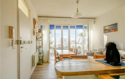 Lido degli Scacchi Apartment | Modern apartment in Lido di Pomposa, 50 m² with balcony.