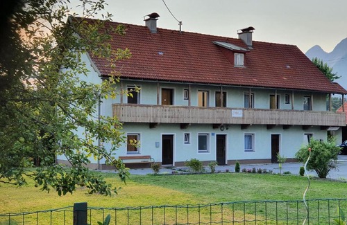 Arnoldstein Apartment | Modern Apartment in Arnoldstein with Garden