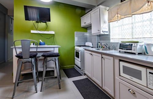 Bon Accord Village Apartment | Modern Apartment near Pigeon Point with Breakfast