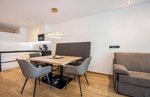 Bressanone Apartment | Modern Apartment "Nice 4" with Balcony in the Center of Bressanone/Brixen