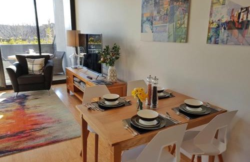 Lyneham Apartment | Modern Apartment - Prime Location with Heated Pool - Hosted by Canstay