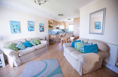Newquay Apartment | Modern Apartment with Breathtaking Views of Fistral Beach, Newquay