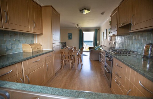 Newquay Apartment | Modern Apartment with Breathtaking Views of Fistral Beach, Newquay