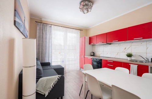 Pleskodale Apartment | Modern Apartment with Balcony