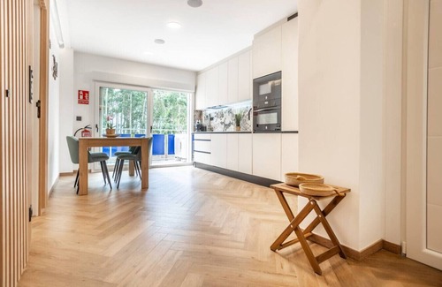 Linero Apartment | Modern Apartment with Stunning Terrace & Sea Views