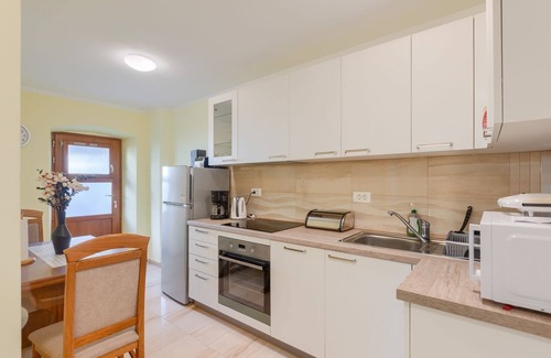 Pican Apartment | Modern apartment with panoramic views, pool - in the middle of the historic center
