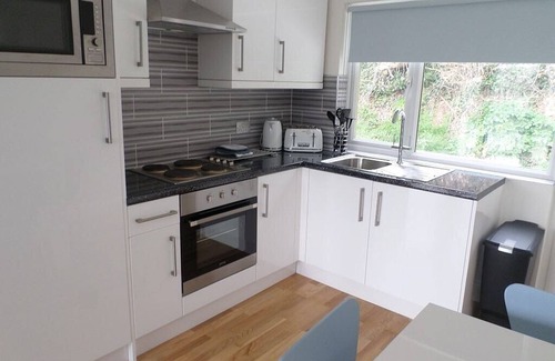 Newquay Apartment | Modern apartment with stunning views of Boating Lake