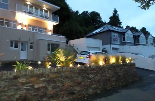 Newquay Apartment | Modern apartment with stunning views of Boating Lake