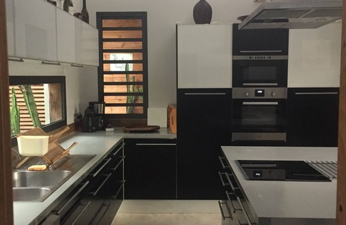 Bois d'Olives Villa | Modern architect villa with swimming pool and lush garden