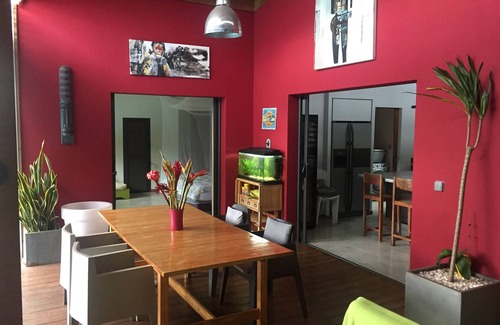 Bois d'Olives Villa | Modern architect villa with swimming pool and lush garden