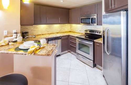 Dover Apartment | Modern Beachfront Condo with Pool - Sapphire 309