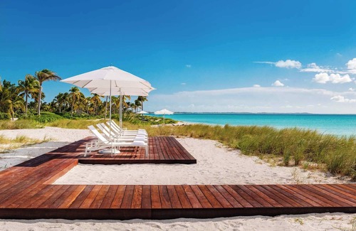 Grace Bay Villa | Modern beach house located on the exclusive Prince of Wales Drive