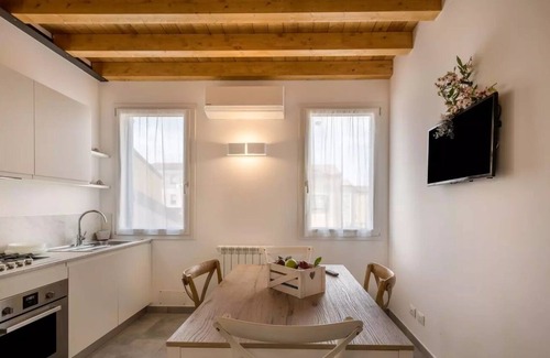 Chioggia Apartment | Modern beachfront apartment with parking