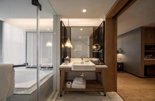 Khlong Tan Hotel | modern central