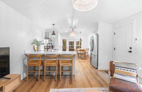 Dunsmuir Cabin | Modern Cabin (Aspen)