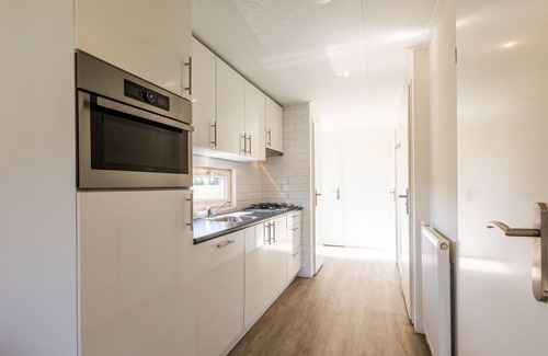 Lageweg Ski Chalet | Modern chalet only 18 km. from Rotterdam