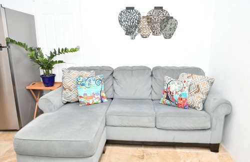 Estate Whim Apartment | Modern Chic 1BR Apt w/W/D & Island Fruit Garden
