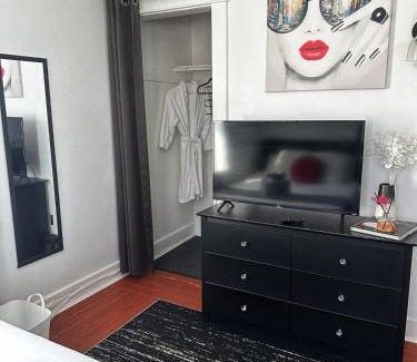 Hicksville House | Modern Chic CoCo Chanel Inspired * Biz Friendly * Close To All