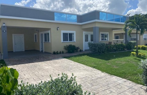 St. Ann's Bay Villa | Modern, chic waterfront 3-bedroom villa w/pool