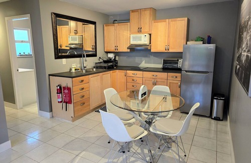 Newton House | Modern, clean & private 1BR suite. Up to 4 guests.