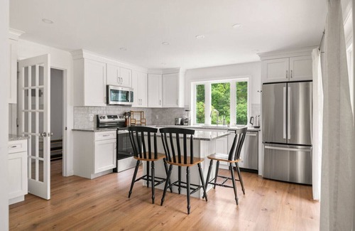 Willard House | Modern Coastal Retreat on Cottage Road