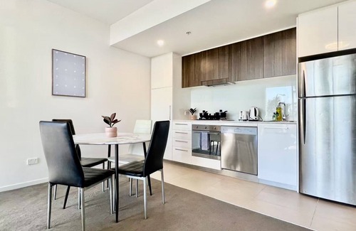 Hurstville Apartment | Modern Comfort Hurstville 1BR Wifi Train Business 4ppl