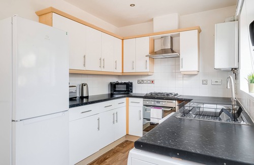 Milton Keynes House | Modern & comfortable 4 bed house