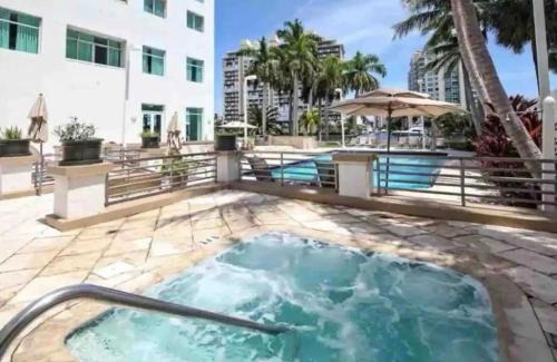 East Fort Lauderdale Apartment | Modern Condo by the Beach, Water Taxi Stop, Prime Location!