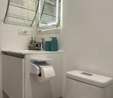 San Jose Apartment | Modern Condo in Núcleo La Sabana with Pool