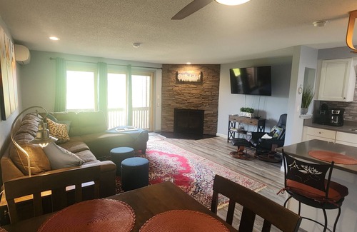 Bartlett Condo | Modern condo | Mins to many local attractions| Nordic Village Amenities