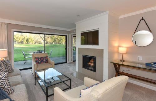 Napa House | Modern Condo with Golf Views at Silverado