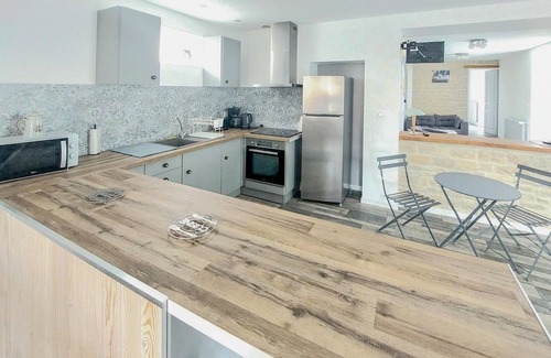 Loubigne House | Modern cottage with glazed veranda and play area for the whole family.