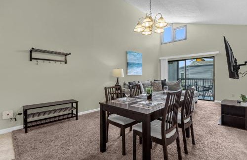 Ventura Apartment | Modern Cozy 2BR Condo Near Disney