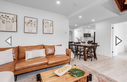 Georgina House | Modern Cozy Cottage 2mins from lake/family friendly w fire pit! 1hr from Toronto