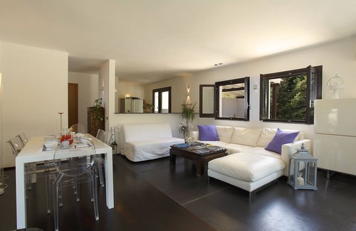 Partanna Villa | Modern cube Villa with garden