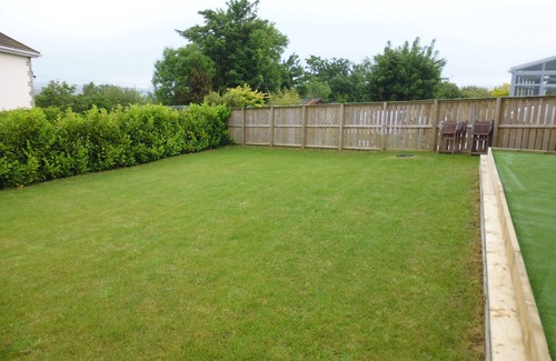 Par House | Modern detached house, 10 minute walk to large sandy beach