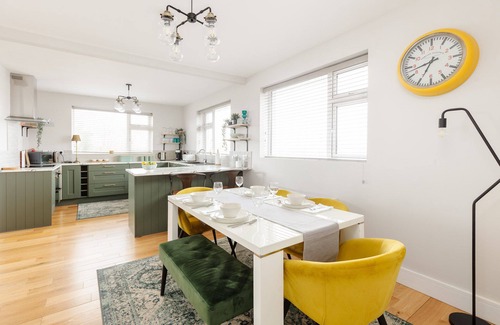 Dingle House | Modern Dingle House 1 mile outside the town in a private location