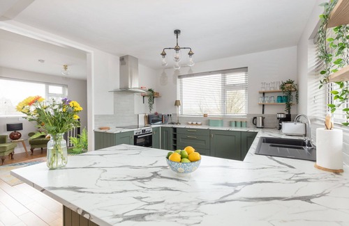 Dingle House | Modern Dingle House 1 mile outside the town in a private location