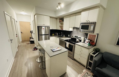 Downsview Condo | Modern Downsview Escape