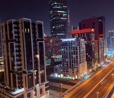 Downtown Dubai Apartment | Modern Downtown Stay Stylish 1BHK in Business Bay