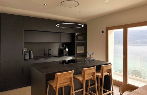 Sevrier Apartment | Modern duplex with panoramic lake view & 100m from cycle path