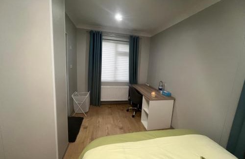 Dundrum House | Modern Ensuite Double Bedroom in Dundrum