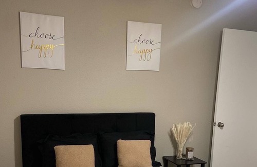Lazybrook/Timbergrove Apartment | Modern Entire rental unit 2BR Near Downtown Cozy Pool