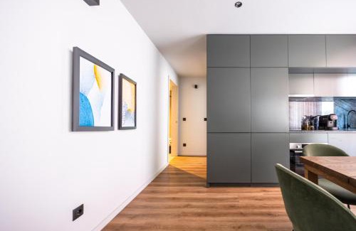 Mafamude Apartment | Modern Escape next to the Metro Station